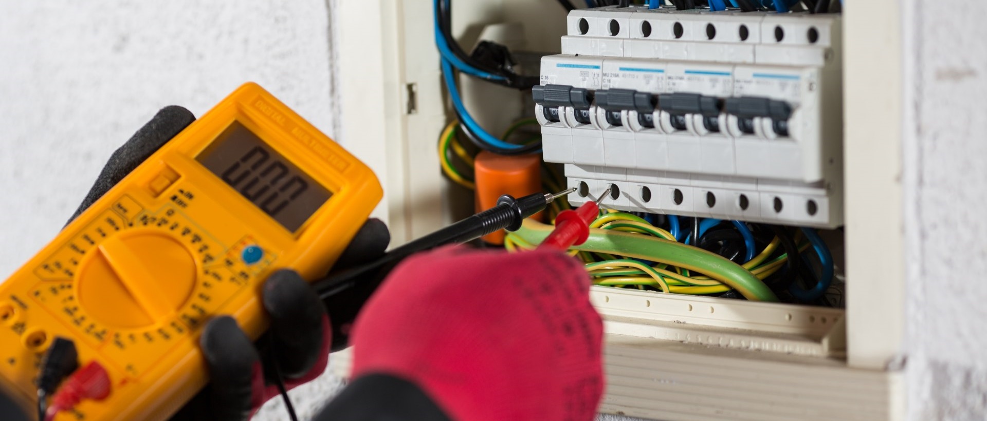 Electricians TW1, TW2